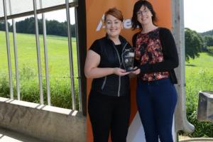 Tracey Flinter, Alltech European communications manager presents Danielle Grindlay with her IFAJ–Alltech Young Leader in Agricultural Journalism Award, 2016, in Bonn, Germany. 
